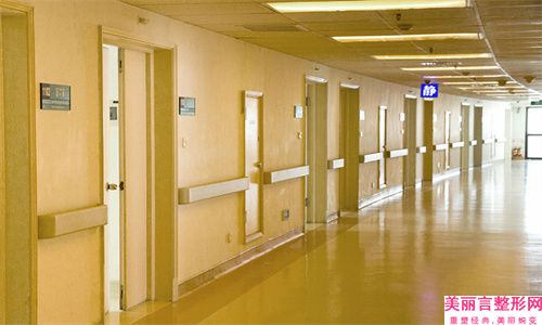 重庆纯钛烤瓷牙整形医院排名前三名单公布-众植博仕口腔(南岸店)大名鼎鼎